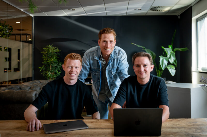 Lancering-zomer-uitgave-intobusiness-Huray-LoyalsGroep